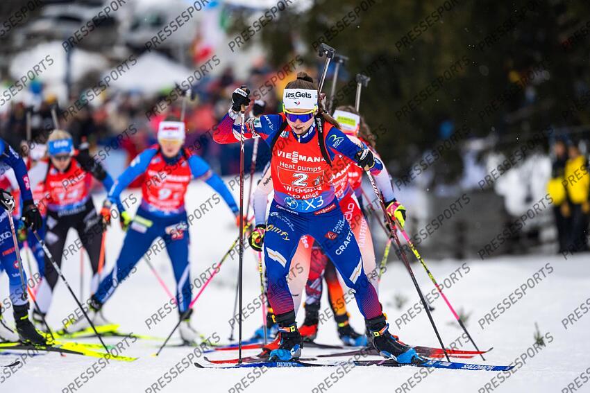 ANTHOLZ-ANTERSELVA, ITALY - JANUARY 26: Jeanne Richard of Team France in action during the BMW IBU World Cup Women's Relay on January 26, 2025 in Antholz-Anterselva, Italy. (Photo by Kevin Voigt/Agence Zoom) RELAIS FEMMES ANTHOLZ ANTERSELVA 