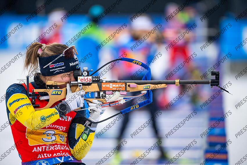 ANTHOLZ-ANTERSELVA, ITALY - JANUARY 26: Anna Magnusson of Team Sweden in action during the BMW IBU World Cup Women's Relay on January 26, 2025 in Antholz-Anterselva, Italy. (Photo by Kevin Voigt/Agence Zoom) RELAIS FEMMES ANTHOLZ ANTERSELVA 
