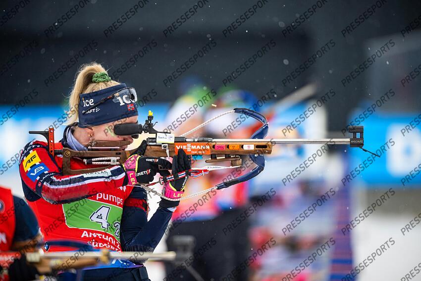 ANTHOLZ-ANTERSELVA, ITALY - JANUARY 26: Ragnhild Femsteinevik of Team Norway in action during the BMW IBU World Cup Women's Relay on January 26, 2025 in Antholz-Anterselva, Italy. (Photo by Kevin Voigt/Agence Zoom) RELAIS FEMMES ANTHOLZ ANTERSELVA 