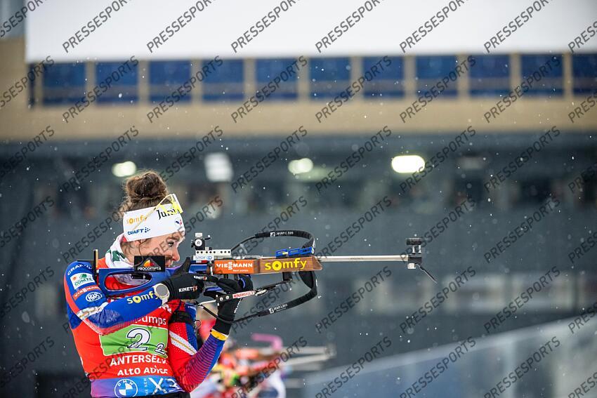 ANTHOLZ-ANTERSELVA, ITALY - JANUARY 26: Lou Jeanmonnot of Team France in action during the BMW IBU World Cup Women's Relay on January 26, 2025 in Antholz-Anterselva, Italy. (Photo by Kevin Voigt/Agence Zoom) RELAIS FEMMES ANTHOLZ ANTERSELVA 