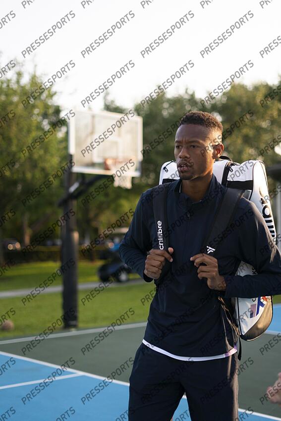christopher eubanks MAGAZINE CHRISTOPHER EUBANKS - prise de vue pour la marque de raquette Tecnifibre 