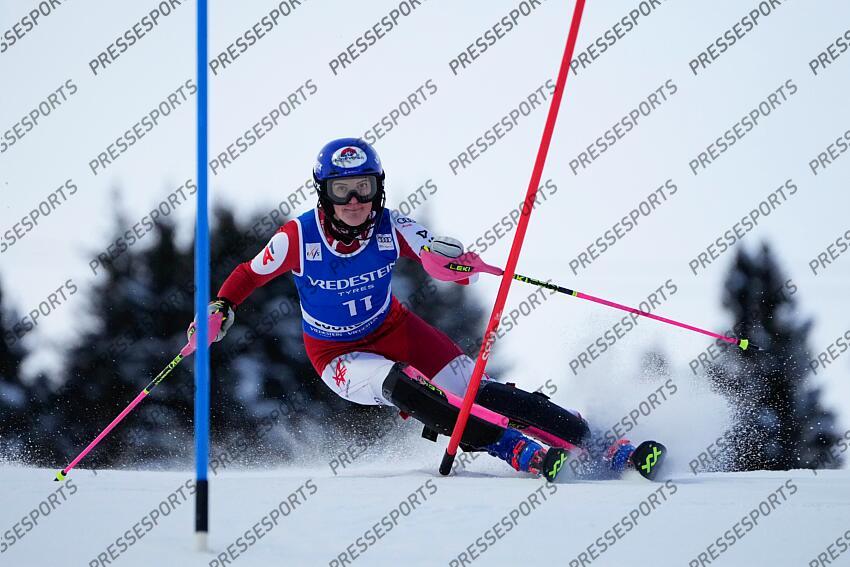 COURCHEVEL, FRANCE - JANUARY 30: Katharina Truppe of Team Austria competes during the Audi FIS Alpine Ski World Cup Women's Slalom on January 30, 2025 in Courchevel, France. (Photo by Millo Moravski/Agence Zoom) SLALOM FEMMES COURCHEVEL 
