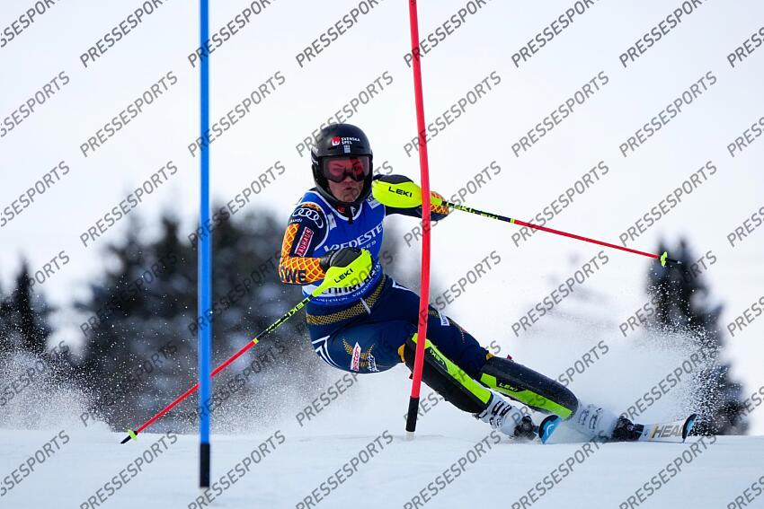 COURCHEVEL, FRANCE - JANUARY 30: Anna Swenn Larsson of Team Sweden competes during the Audi FIS Alpine Ski World Cup Women's Slalom on January 30, 2025 in Courchevel, France. (Photo by Millo Moravski/Agence Zoom) SLALOM FEMMES COURCHEVEL 