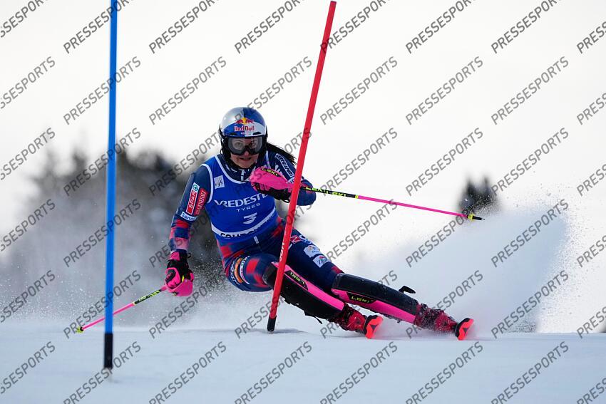 COURCHEVEL, FRANCE - JANUARY 30: Zrinka Ljutic of Team Croatia competes during the Audi FIS Alpine Ski World Cup Women's Slalom on January 30, 2025 in Courchevel, France. (Photo by Millo Moravski/Agence Zoom) SLALOM FEMMES COURCHEVEL 