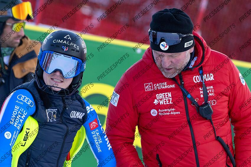 COURCHEVEL, FRANCE - JANUARY 30: Chiara Pogneaux of Team France inspects the course with Lionel Pellicier of Team France during the Audi FIS Alpine Ski World Cup Women's Slalom on January 30, 2025 in Courchevel, France. (Photo by Millo Moravski/Agence Zoom) SLALOM FEMMES COURCHEVEL 
