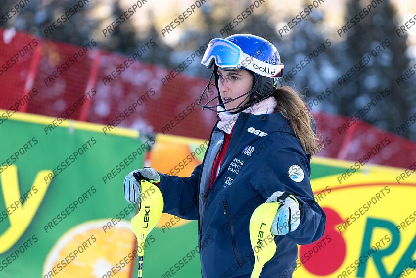COURCHEVEL, FRANCE - JANUARY 30: Doriane Escane of Team France inspects the course during the Audi FIS Alpine Ski World Cup Women's Slalom on January 30, 2025 in Courchevel, France. (Photo by Millo Moravski/Agence Zoom) SLALOM FEMMES COURCHEVEL 