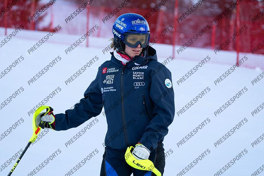 COURCHEVEL, FRANCE - JANUARY 30: Clarisse Breche of Team France inspects the course during the Audi FIS Alpine Ski World Cup Women's Slalom on January 30, 2025 in Courchevel, France. (Photo by Millo Moravski/Agence Zoom) SLALOM FEMMES COURCHEVEL 