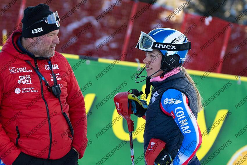 COURCHEVEL, FRANCE - JANUARY 30: Marie Lamure of Team France inspects the course with Lionel Pellicier of Team France during the Audi FIS Alpine Ski World Cup Women's Slalom on January 30, 2025 in Courchevel, France. (Photo by Millo Moravski/Agence Zoom) SLALOM FEMMES COURCHEVEL 