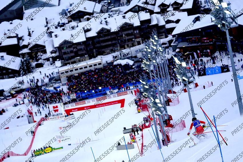 COURCHEVEL, FRANCE - JANUARY 30: Wendy Holdener of Team Switzerland in action during the Audi FIS Alpine Ski World Cup Women's Slalom on January 30, 2025 in Courchevel, France. (Photo by Michel Cottin/Agence Zoom) SLALOM FEMMES COURCHEVEL 