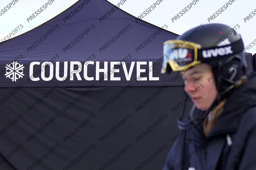 COURCHEVEL, FRANCE - JANUARY 30: Katharina Liensberger of Team Austria competes during the Audi FIS Alpine Ski World Cup Women's Slalom on January 30, 2025 in Courchevel, France. (Photo by Michel Cottin/Agence Zoom) SLALOM FEMMES COURCHEVEL 