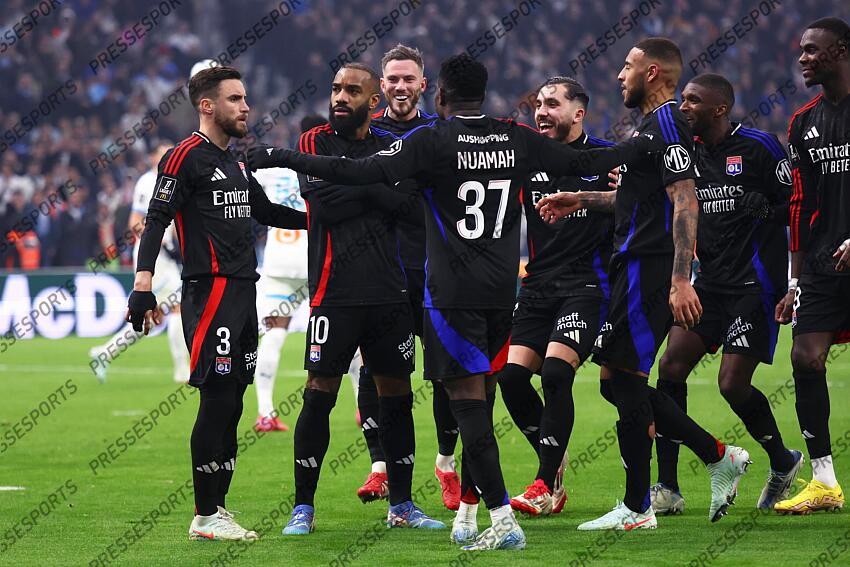 tagliafico (nicolas) lacazette (alexandre) veretout (jordan) cherki (rayan) tolisso (corentin) MARSEILLE-LYON (3-2) joie du 2-2 nuamah (ernest) 37 