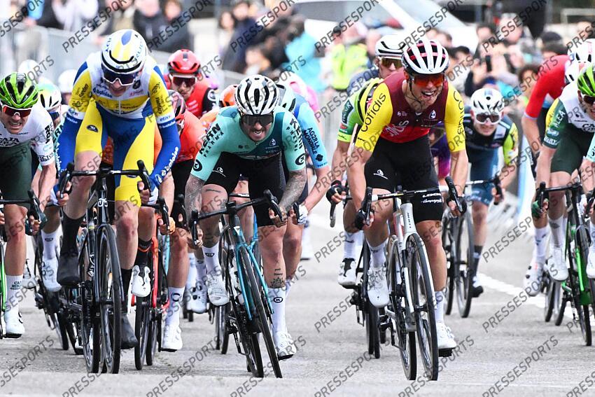 GRAND PRIX DE MARSEILLE / MARSEILLE / 02-02-2025 / PHOTO BRUNO BADE / SPRINT FINAL: VALENTIN FERRON (FRA) COF L'EMPORTE DEVANT VINCENT VAN HEMELEN (BEL) FLANDERS BALOISE ET FRANCISCO GALVAN (ESP) KERN PHARMA / GRAND PRIX LA MARSEILLAISE 