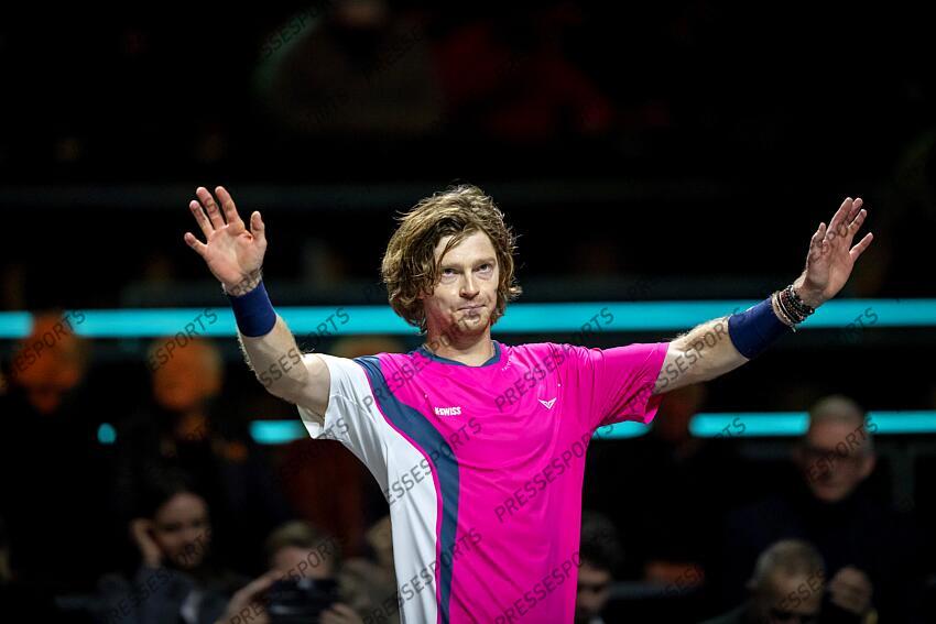 ROTTERDAM - Andrey Rublev (RUS) in action against Zhizhen Zhang (CHN) on the second day of the ABN AMRO Open tennis tournament in Ahoy. ANP SANDER KING TOURNOI DE ROTTERDAM 