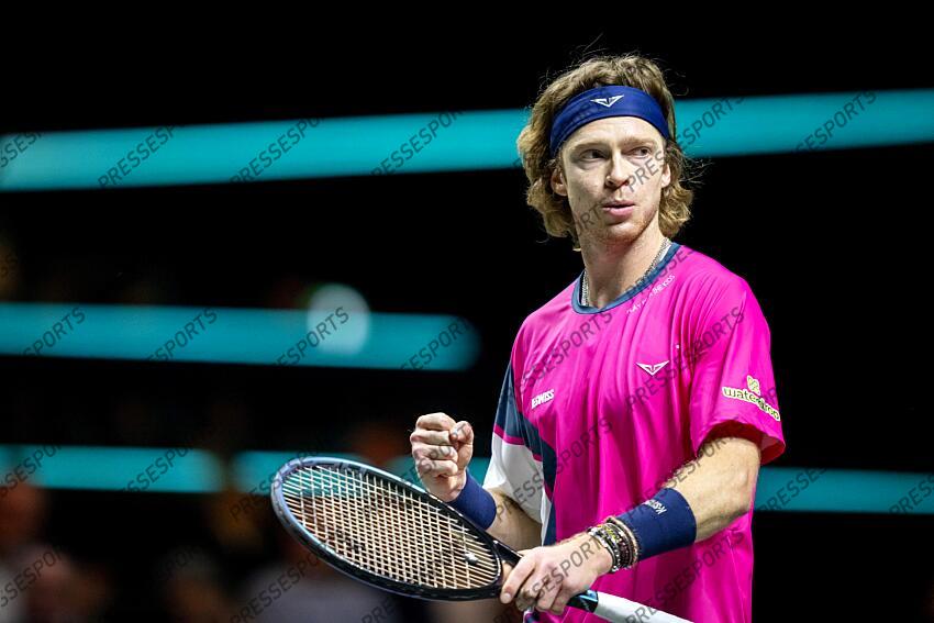 ROTTERDAM - Andrey Rublev (RUS) in action against Zhizhen Zhang (CHN) on the second day of the ABN AMRO Open tennis tournament in Ahoy. ANP SANDER KING TOURNOI DE ROTTERDAM 