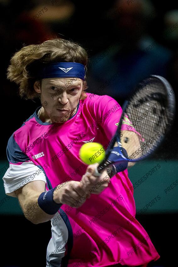 ROTTERDAM - Andrey Rublev (RUS) in action against Zhizhen Zhang (CHN) on the second day of the ABN AMRO Open tennis tournament in Ahoy. ANP SANDER KING TOURNOI DE ROTTERDAM 