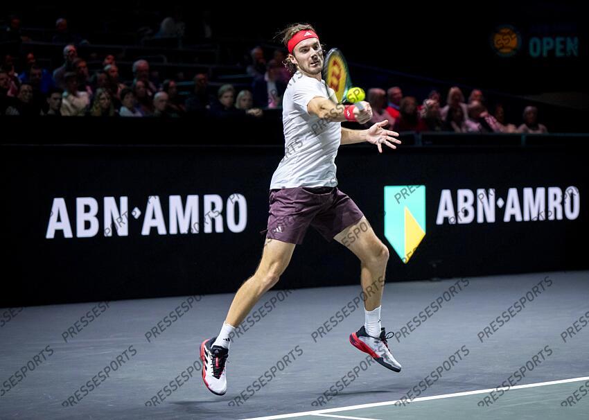 ROTTERDAM - Stefanos Tsitsipas (GRE) in action against Harold Mayot (FRA) on the first day of the ABN AMRO Open tennis tournament in Ahoy. ANP SANDER KING TOURNOI DE ROTTERDAM 