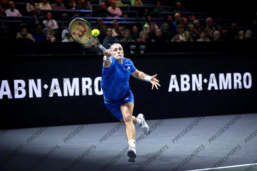 ROTTERDAM - Harold Mayot (FRA) in action against Stefanos Tsitsipas (GRE) on the first day of the ABN AMRO Open tennis tournament in Ahoy. ANP SANDER KING TOURNOI DE ROTTERDAM 