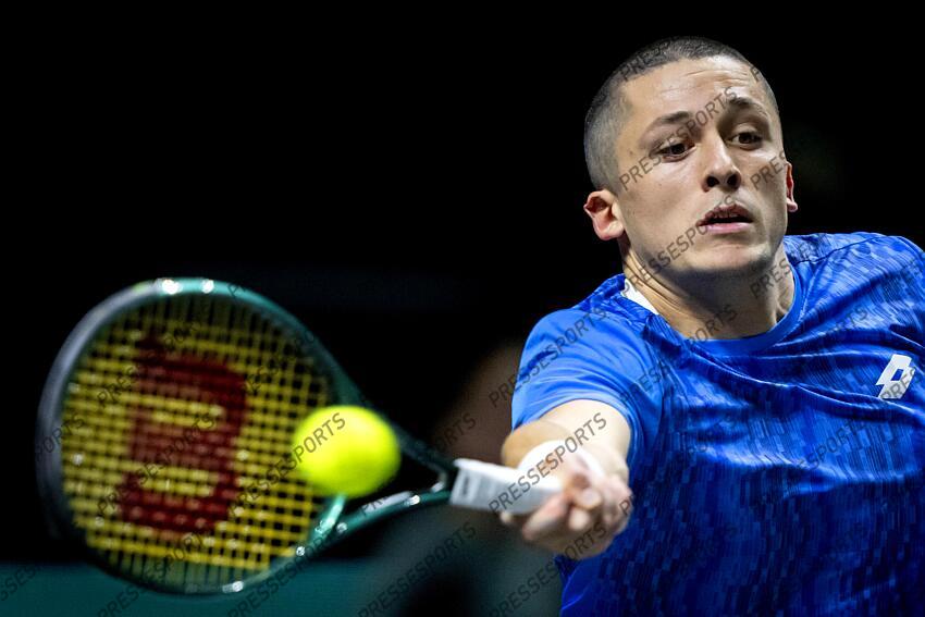 ROTTERDAM - Harold Mayot (FRA) in action against Stefanos Tsitsipas (GRE) on the first day of the ABN AMRO Open tennis tournament in Ahoy. ANP SANDER KING TOURNOI DE ROTTERDAM 