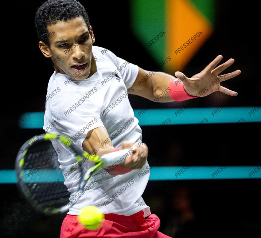 ROTTERDAM - Felix Auger-Aliassime (CAN) in action against Andrea Vavassori (ITA) on the third day of the ABN AMRO Open tennis tournament in Ahoy. ANP SANDER KING TOURNOI DE ROTTERDAM 