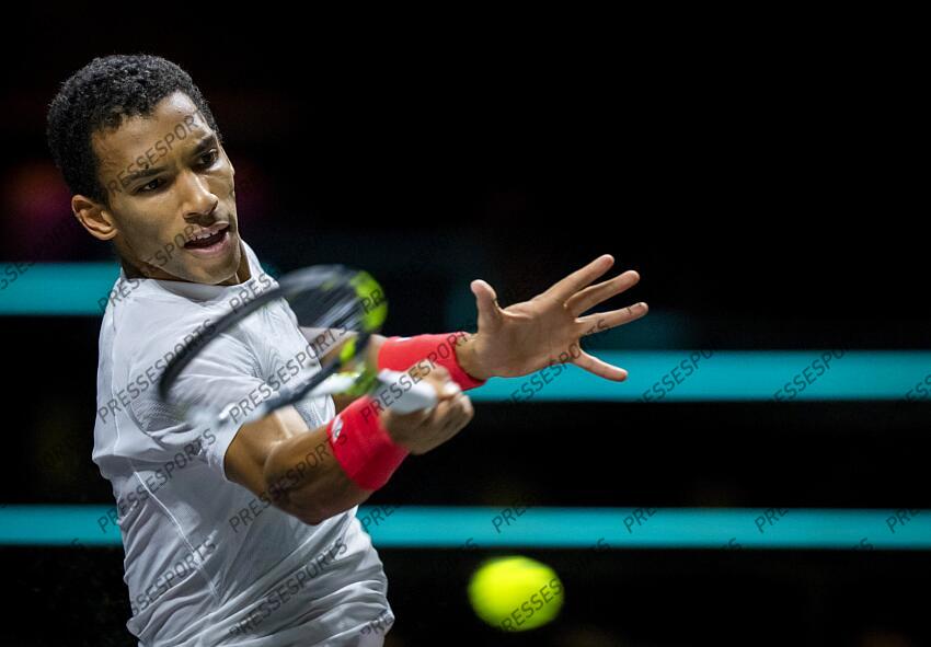 ROTTERDAM - Felix Auger-Aliassime (CAN) in action against Andrea Vavassori (ITA) on the third day of the ABN AMRO Open tennis tournament in Ahoy. ANP SANDER KING TOURNOI DE ROTTERDAM 
