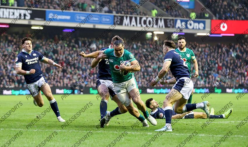 2025 Guinness Six Nations Championship Round 2, Scottish Gas Murrayfield, Edinburgh, Scotland 9/2/2025 Scotland vs Ireland Ireland's James Lowe runs in for a try Mandatory Credit ©INPHO/Dan Sheridan ECOSSE-IRLANDE (18-32) 