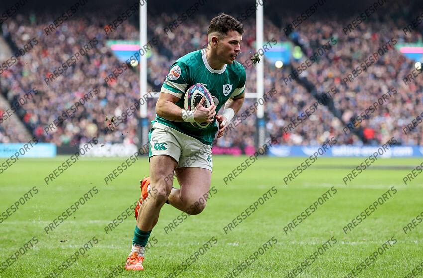 2025 Guinness Six Nations Championship Round 2, Scottish Gas Murrayfield, Edinburgh, Scotland 9/2/2025 Scotland vs Ireland Ireland's Calvin Nash runs in for a try Mandatory Credit ©INPHO/Dan Sheridan ECOSSE-IRLANDE (18-32) 