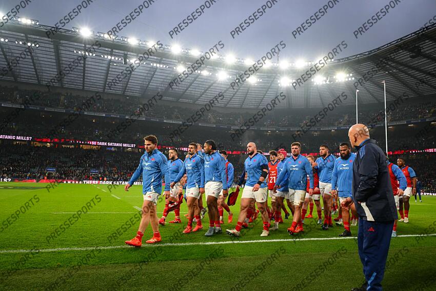 dupont (antoine) baille (cyril) ramos (thomas) mauvaka (peato) gros (jean baptiste) jegou (oscar) bielle biarrey (louis) alldritt (gregory) meafou (emmanuel) atonio (uini) ANGLETERRE-FRANCE (26-25) edwards (shaun) au 1er plan 