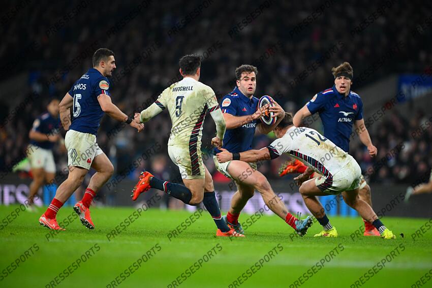 penaud (damian) slade (henry) ANGLETERRE-FRANCE (26-25) ramos (thomas) a gauche mitchell (alex) 9 jegou (oscar) au 2nd plan 