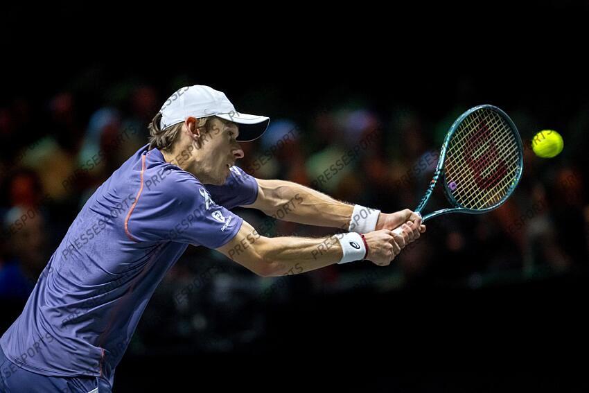 ROTTERDAM - Alex de Minaur (AUS) in action against Mattia Bellucci (ITA) on the sixth day of the ABN AMRO Open tennis tournament in Ahoy. ANP SANDER KING TOURNOI DE ROTTERDAM 