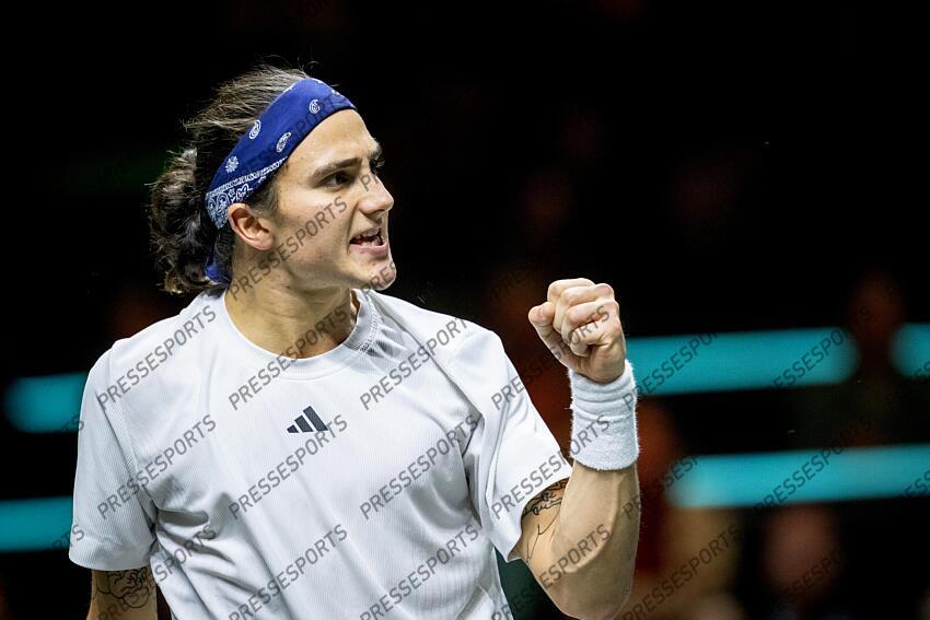 ROTTERDAM - Mattia Bellucci (ITA) in action against Alex de Minaur (AUS) on the sixth day of the ABN AMRO Open tennis tournament in Ahoy. ANP SANDER KING TOURNOI DE ROTTERDAM 