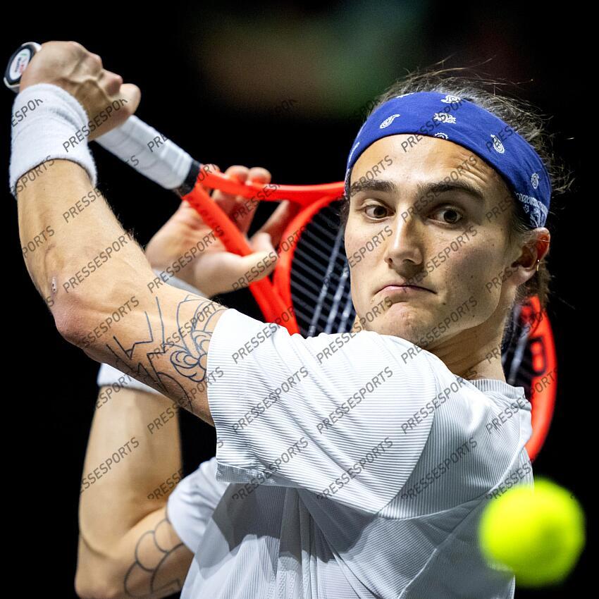 ROTTERDAM - Mattia Bellucci (ITA) in action against Alex de Minaur (AUS) on the sixth day of the ABN AMRO Open tennis tournament in Ahoy. ANP SANDER KING TOURNOI DE ROTTERDAM 