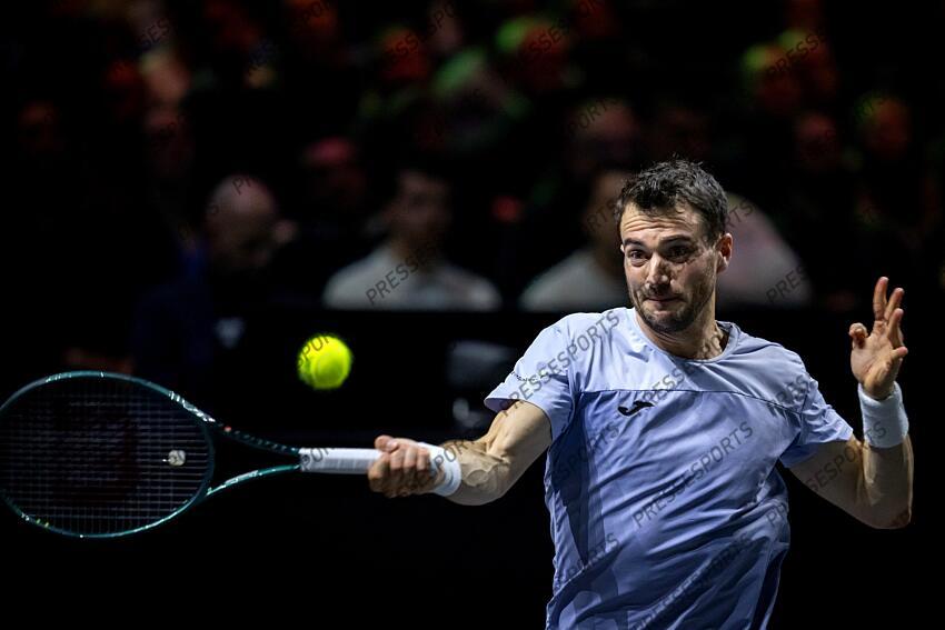 ROTTERDAM - Pedro Martinez (ESP) in action against Carlos Alcaraz (ESP) on the fifth day of the ABN AMRO Open tennis tournament in Ahoy. ANP SANDER KING TOURNOI DE ROTTERDAM 