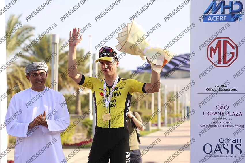 Tour of Oman 2025 - 14th Edition - 4th stage Oman Across Ages Museum - Oman Convention and Exhibition Center 181,5 km - 11/02/2025 - Olav Kooij (NED – Team Visma - Lease a Bike) - photo Alessandro Perrone/SprintCyclingAgency©2025 OMAN ACROSS AGES MUSEUM/OMAN CONVENTION CENTER 