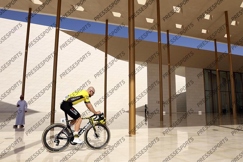 Tour of Oman 2025 - 14th Edition - 4th stage Oman Across Ages Museum - Oman Convention and Exhibition Center 181,5 km - 11/02/2025 - Daniel McLay (GBR Ð Team Visma - Lease a Bike) - photo Alessandro Perrone/SprintCyclingAgency©2025 OMAN ACROSS AGES MUSEUM/OMAN CONVENTION CENTER OMAN ACROSS AGES MUSEUM/OMAN CONVENTION CENTER 