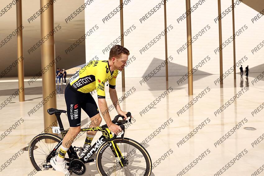 Tour of Oman 2025 - 14th Edition - 4th stage Oman Across Ages Museum - Oman Convention and Exhibition Center 181,5 km - 11/02/2025 - Steven Kruijswijk (NED Ð Team Visma - Lease a Bike) - photo Alessandro Perrone/SprintCyclingAgency©2025 OMAN ACROSS AGES MUSEUM/OMAN CONVENTION CENTER OMAN ACROSS AGES MUSEUM/OMAN CONVENTION CENTER 