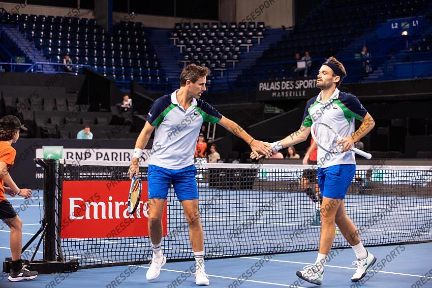 TENNIS - OPEN 13 - 1ER tour des simples - 11/02/2025 - ROGER-VASSELIN edouard (tête nue) et NYS hugo (bandeau bleu) OPEN 13 PROVENCE 