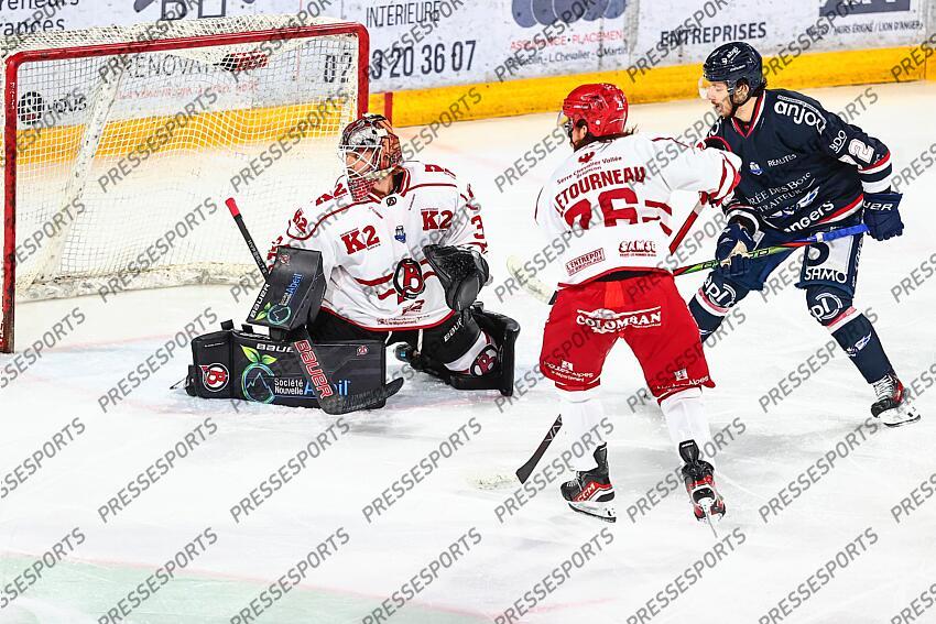 Hockey sur Glace / THEO SARLIEVE (Angers) / MATHIS DESPATIE / GRIFFEN OUTHOUSE (Gardien Briançon) - Angers Vs Briançon - Score Final 5-2 / Ligue Magnus 2024-2025 / 4ème Journée / Ice Parc / Angers / Pays de la Loire / Maine et Loire / France ANGERS-BRIANCON (5-2) ANGERS-BRIANCON (5-2) 