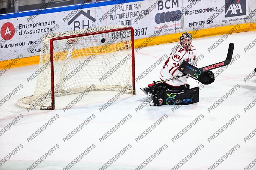 GRIFFEN OUTHOUSE (Gardien) / Hockey sur Glace - Angers Vs Briançon - Ligue Magnus 2024-2025 / 4ème Journée / Ice Parc / Angers / Pays de la Loire / Maine et Loire / France ANGERS-BRIANCON (5-2) ANGERS-BRIANCON (5-2) 