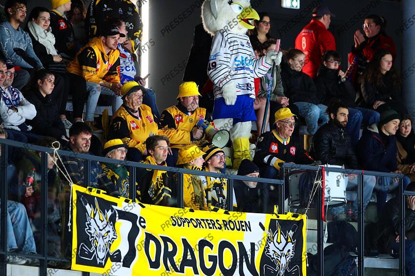 Supporters de Rouen / Hockey sur Glace / Ligue Magnus 2024-2025 / 22ème Journée / Ducs d'Angers Vs Dragons de Rouen / Patinoire IceParc / Angers / Maine et Loire / Pays de la Loire / France ANGERS-ROUEN (0-3) 