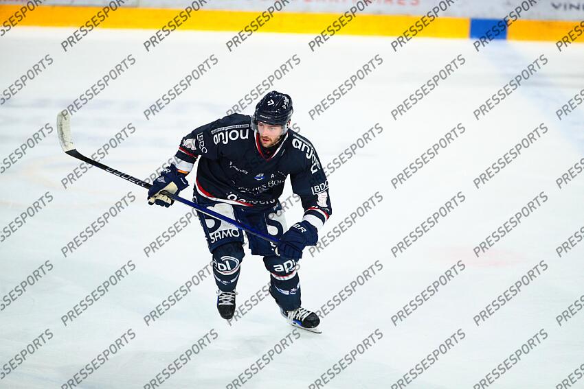 LUCIEN ONNO (Angers) /Hockey sur Glace / Ligue Magnus 2024-2025 / 22ème Journée / Ducs d'Angers Vs Dragons de Rouen / Patinoire IceParc / Angers / Maine et Loire / Pays de la Loire / France ANGERS-ROUEN (0-3) 
