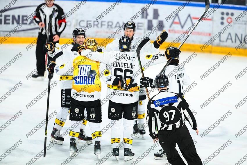 But de Rouen au premier tiers temps - Score 0-1 /Hockey sur Glace / Ligue Magnus 2024-2025 / 22ème Journée / Ducs d'Angers Vs Dragons de Rouen / Patinoire IceParc / Angers / Maine et Loire / Pays de la Loire / France ANGERS-ROUEN (0-3) 