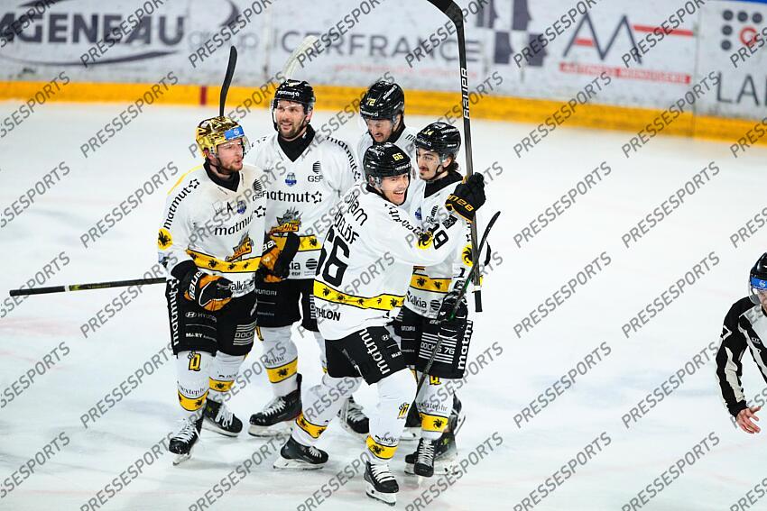 But de Rouen au premier tiers temps - Score 0-1 /Hockey sur Glace / Ligue Magnus 2024-2025 / 22ème Journée / Ducs d'Angers Vs Dragons de Rouen / Patinoire IceParc / Angers / Maine et Loire / Pays de la Loire / France ANGERS-ROUEN (0-3) 