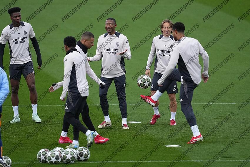 FOOT LIGUE DES CHAMPIONS 2025 STAGE REAL MADRID