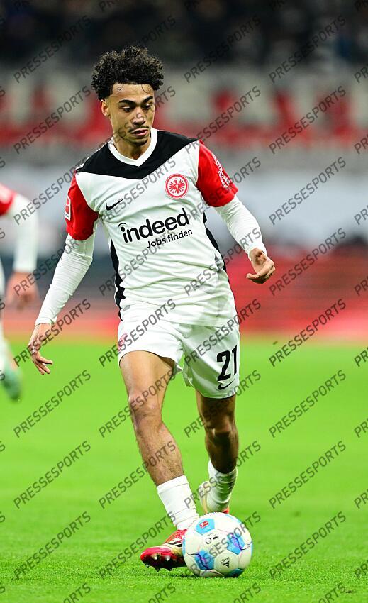 Nathaniel Brown (Frankfurt) Frankfurt, 01.03.2025, Fussball, Bundesliga, Eintracht Frankfurt - Bayer 04 Leverkusen 1:4 EINTRACHT FRANCFORT-BAYER 04 LEVERKUSEN (1-4) 
