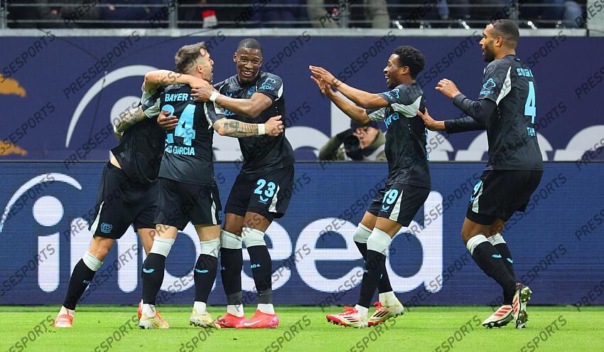 0:2 Tor, Jubel, v.l. Granit Xhaka, Aleix Garcia, Torschuetze Nordi Mukiele, Nathan Tella, Jonathan Tah (Leverkusen) Frankfurt, 01.03.2025, Fussball, Bundesliga, Eintracht Frankfurt - Bayer 04 Leverkusen EINTRACHT FRANCFORT-BAYER 04 LEVERKUSEN (1-4) 