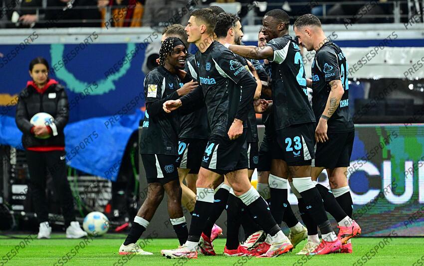 0:2 Tor, Jubel, v.l. Jeremie Frimpong, Patrik Schick, Mario Hermoso, Torschuetze Nordi Mukiele, Granit Xhaka (Leverkusen) Frankfurt, 01.03.2025, Fussball, Bundesliga, Eintracht Frankfurt - Bayer 04 Leverkusen EINTRACHT FRANCFORT-BAYER 04 LEVERKUSEN (1-4) 