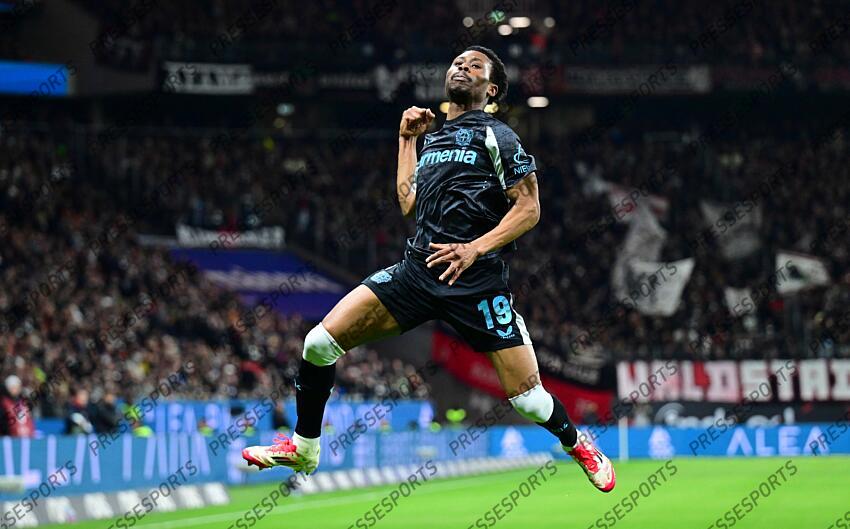 1:0 Tor, Jubel, Torschuetze Nathan Tella (Leverkusen) Frankfurt, 01.03.2025, Fussball, Bundesliga, Eintracht Frankfurt - Bayer 04 Leverkusen EINTRACHT FRANCFORT-BAYER 04 LEVERKUSEN (1-4) 