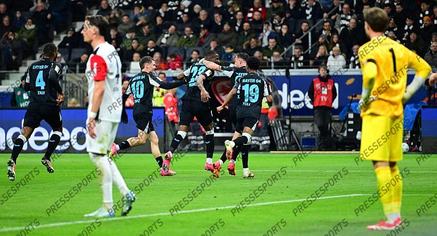 0:2 Tor, Jubel, v.l. Jonathan Tah, Florian Wirtz, Torschuetze Nordi Mukiele, Granit Xhaka, Nathan Tella (Leverkusen) Frankfurt, 01.03.2025, Fussball, Bundesliga, Eintracht Frankfurt - Bayer 04 Leverkusen EINTRACHT FRANCFORT-BAYER 04 LEVERKUSEN (1-4) 