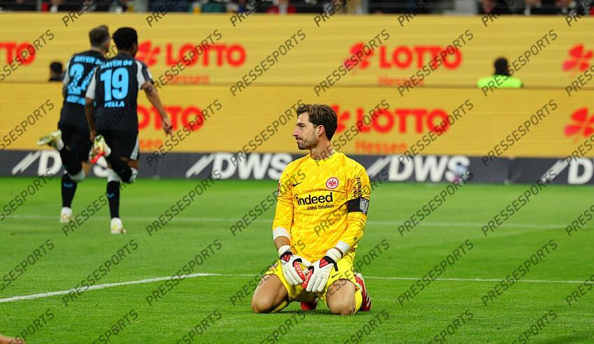 Torwart Kevin Trapp (Frankfurt) nach dem 1:4 Tor Frankfurt, 01.03.2025, Fussball, Bundesliga, Eintracht Frankfurt - Bayer 04 Leverkusen EINTRACHT FRANCFORT-BAYER 04 LEVERKUSEN (1-4) 