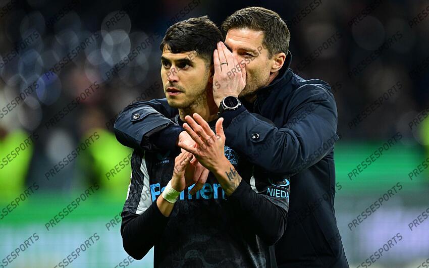 Schlussjubel v.l. Exequiel Palacios, Trainer Xabi Alonso (Leverkusen) Frankfurt, 01.03.2025, Fussball, Bundesliga, Eintracht Frankfurt - Bayer 04 Leverkusen EINTRACHT FRANCFORT-BAYER 04 LEVERKUSEN (1-4) 